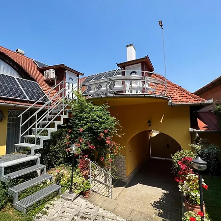Ovar 12 Vendeghaz 3* Tokaj